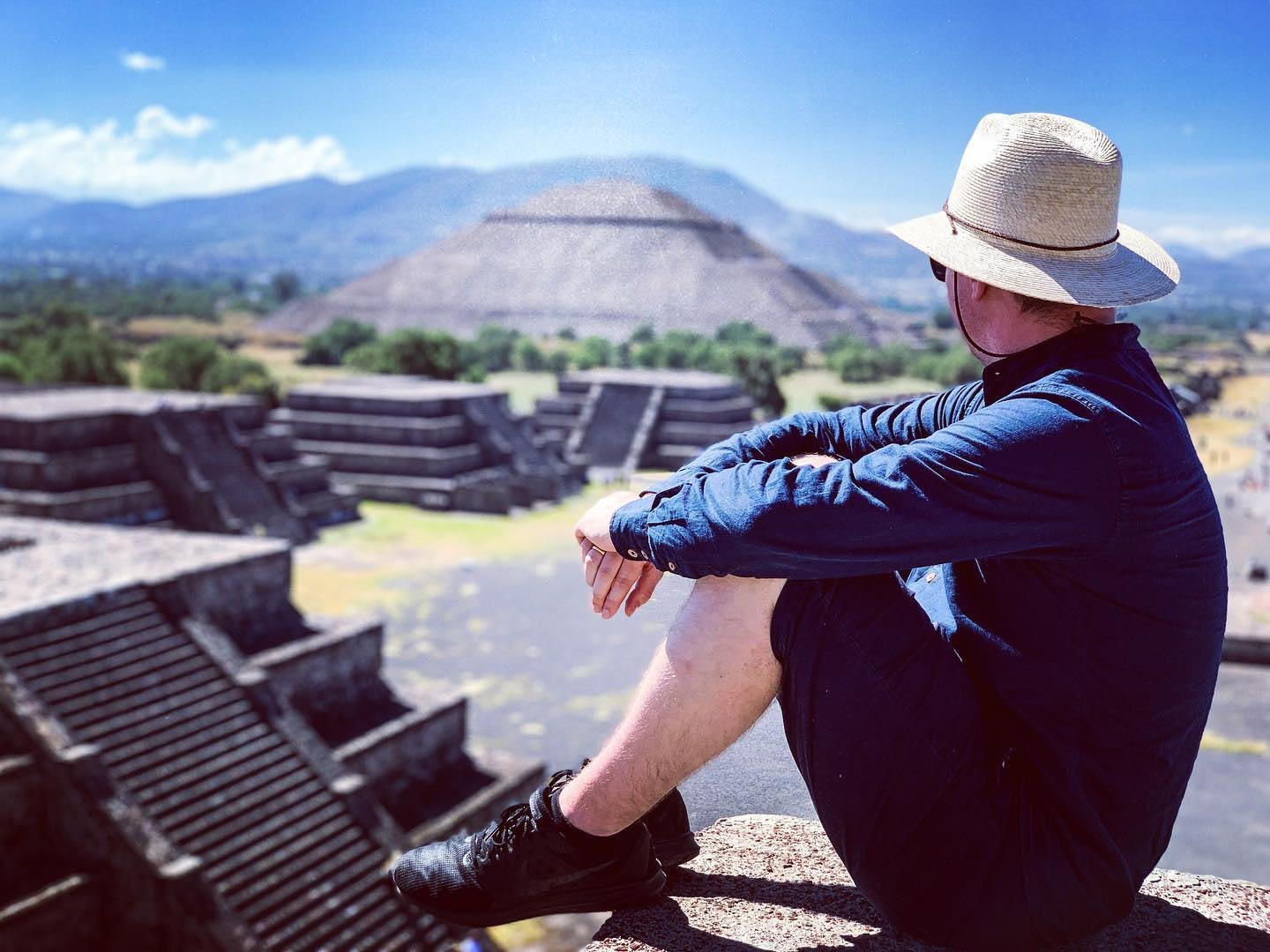 Filmed it with my eyes 👁🎥 question, how to export video file now?
—
#stopmotion #teotihuacan #pyramidofthesun #travel #adventure #explore #workandtravel #audiovisual #filming #travelvideos #aftermovie #filmlocation #piramidedelsol