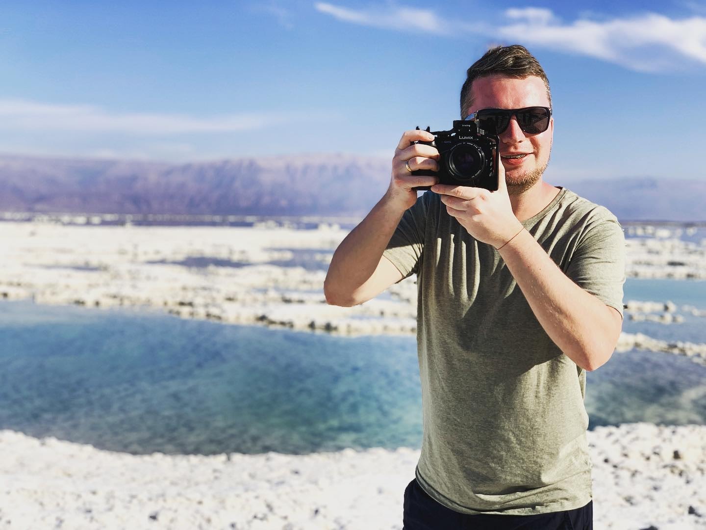 It’s the 3rd time 🧂 I’m visiting this place 🪐 tour guide offers accepted
—
#travelisrael #deadsea #israel🇮🇱 #workandtravel #videoshot #actionvideo #audiovisual #imovielt #videoediting #filming #travelvideos #businessvideo #aftermovie #stopmotion #videography #filmlocation #dayattheoffice
